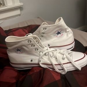 NEVER WORN BRAND NEW CHUCK TAYLOR WHITE CONVERSE WOMENS 10 WMNS 10 MENS 8